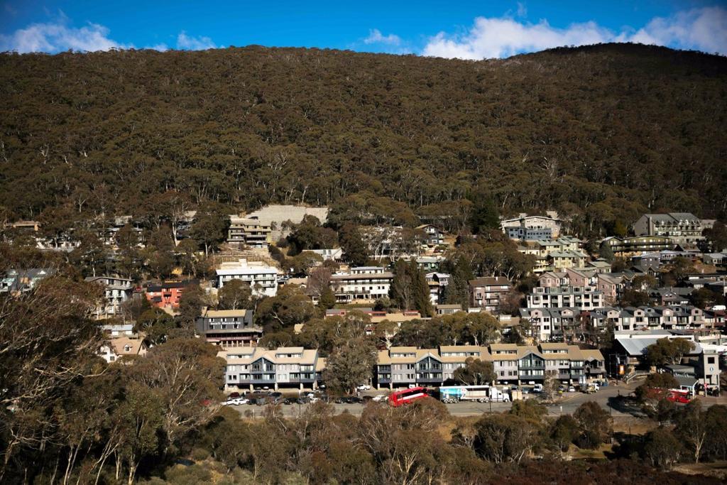 Bernti'S Mountain Inn Thredbo Exteriör bild